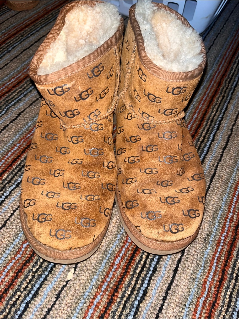 UGG Kids Chestnut Logo Suede Shearling Booties